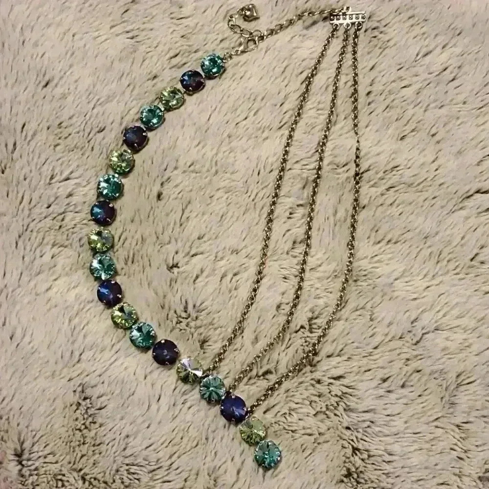 Beautiful Swarovski Crystal Unique Necklace - Picture 2 of 4